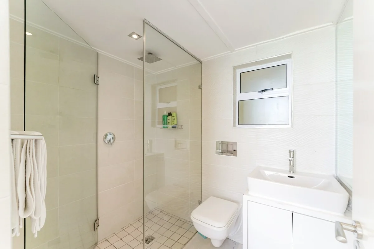 Bright bathroom at Bungalow 69